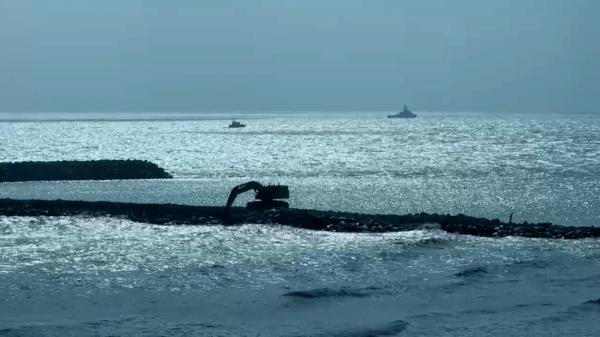 O posibilă mină marină plutește în derivă în Marea Neagră, în zona Costinești - Mangalia. Forțele Navale intervin de urgenţă