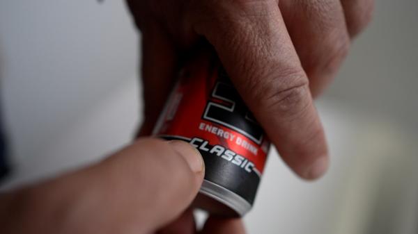 Energizantele, interzise oficial minorilor. Legea a fost promulgată de Klaus Iohannis: amenzi de până la 30.000 de lei