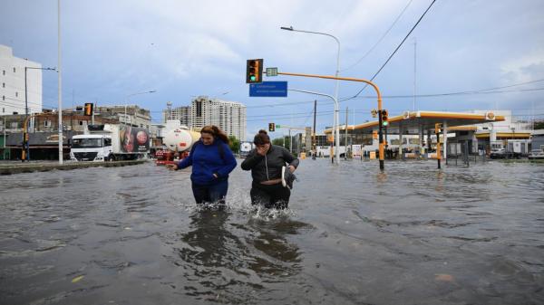 Vremea extremă a făcut prăpăd în întreaga lume. Dezastru în Argentina: sute de mii de oameni în beznă