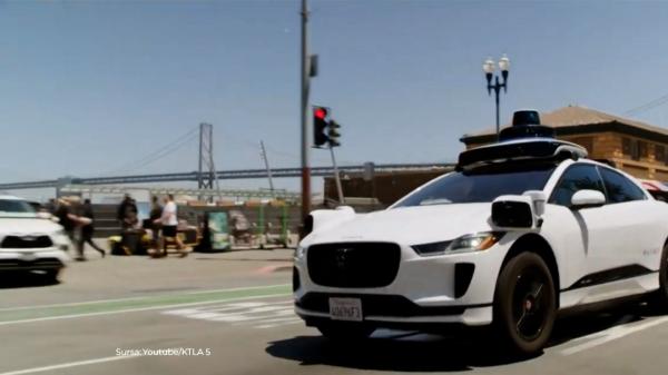 Primele robotaxi circulă în Los Angeles. Unii americani se tem că tehnologia n-a fost testată suficient pentru a elimina orice risc