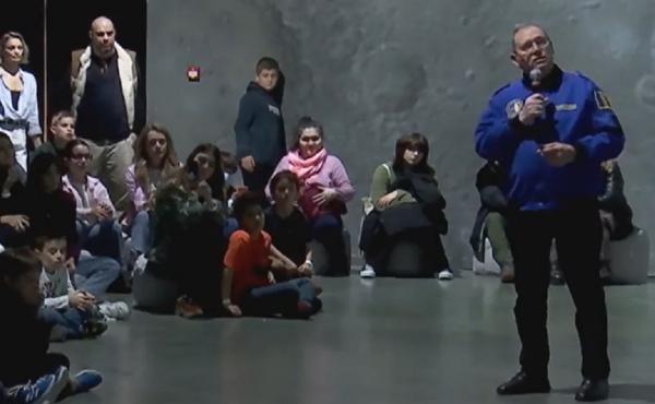 "Călătorie" inedită în spaţiul cosmic, la doar 50 de lei. Cum este posibilă experienţa care îţi permite să descoperi universul, alături de Dumitru Prunariu