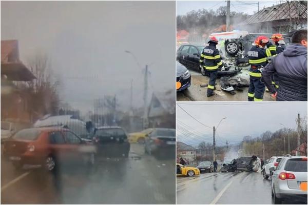 Momentul în care un şofer intră cu viteză pe contrasens şi provoacă un accident cumplit, în Moineşti. 6 oameni au ajuns la spital