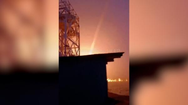 Momentul în care o rachetă rusească loveşte cel mai mare baraj din Ucraina. Un milion de oameni, fără curent. Ajutor din partea României