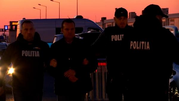 Viaţa fugarului Cătălin Cherecheş în puşcărie. Are coleg un proxenet şi refuză mâncarea pe motiv că are pachet de acasă