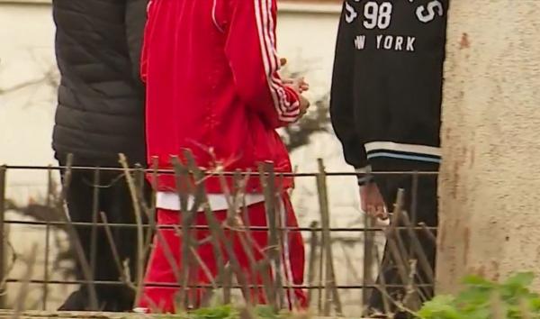 Copil bătut cu sălbăticie pentru 10 lei, pe o stradă din Galaţi. Şase tineri l-au urmărit printre blocuri şi l-au lovit fără milă cu pumnii şi picioarele