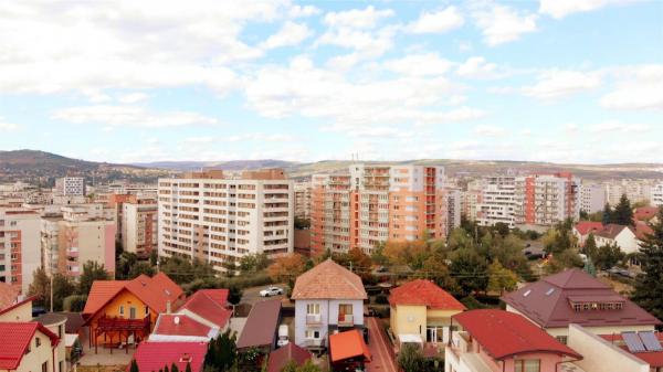 Cele mai ieftine oraşe din Europa pentru angajaţii care lucrează remote: România, în top pe poziţiile 2 şi 3