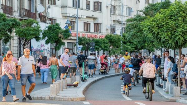 "Străzi Deschise": Calea Victoriei redevine pietonală din acest weekend, de la 10 dimineaţa la 10 seara