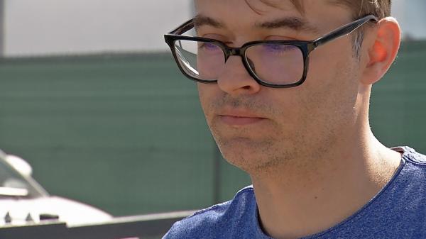 Câţi bani dau lunar Marian, soţia şi cei doi copii doar pentru mâncare. Familia are venituri de peste 10.000 de lei