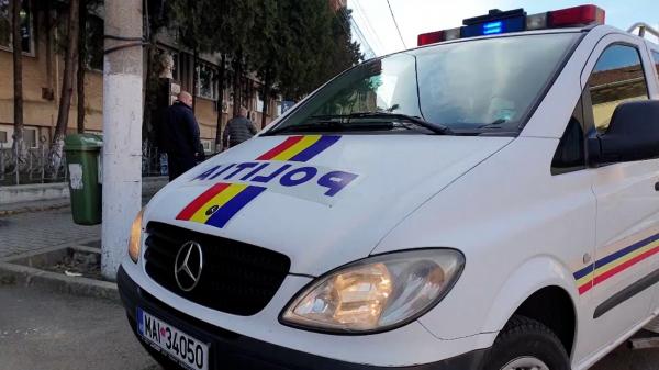 Bebeluș găsit mort, pe un câmp din Satu Mare. Mama, o adolescentă de 16 ani, ar fi abandonat copilul imediat după naştere