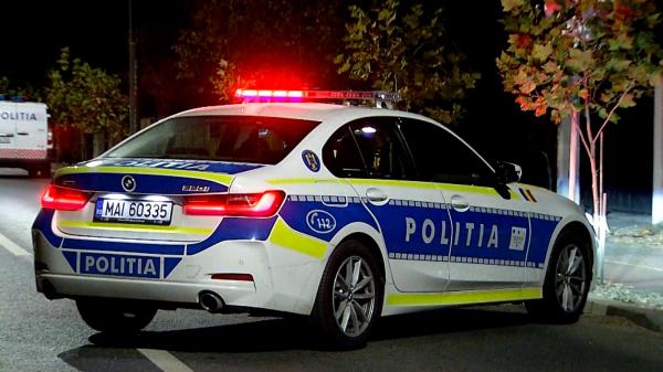 Poliţist beat la volan, prins conducând cu 130 de km/oră. Colegii l-au oprit într-o comună din Mehedinţi, unde limita era 50