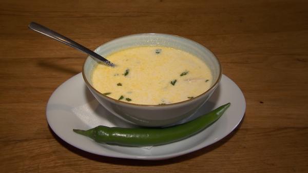 "M-am crucit şi m-am răscrucit!" Ciorbă rădăuţeană cu porcuşori de Guineea şi alte reţete de neimaginat, "tradiţional româneşti" în cărţile de bucate de peste hotare