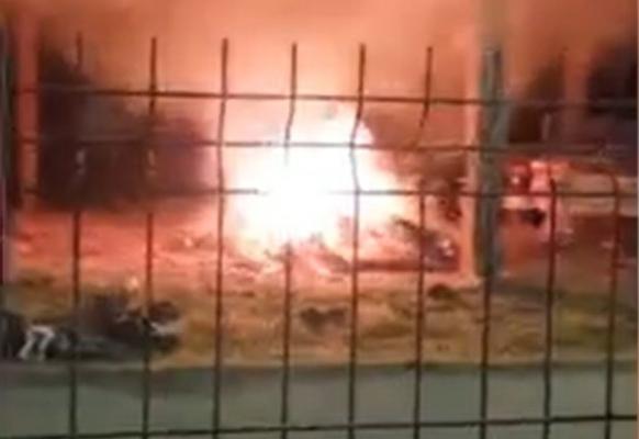 Supărată pe iubit, o femeie din Maramureş a vrut să dea foc casei. A fost dusă la psihiatrie