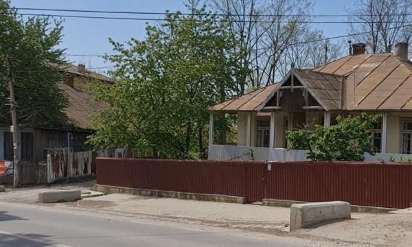 Adolescentă de 15 ani din Botoşani, agresată sexual de un consătean. Individul, dat pe mâna poliţiei chiar de tatăl fetei, după ce a aflat ce a păţit