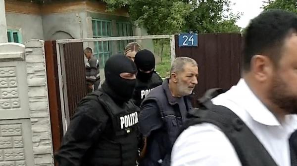 Turcul care a tranşat-o pe Mirela şi-a vizitat soacra, la o zi după crimă. Femeia îl apără: "A dat cu scaunul, din greşeală, cum a zis"