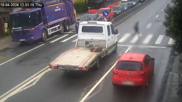 Copil de 10 ani din Mureş, spulberat de maşină pe trecerea de pietoni când se întorcea de la şcoală. Şoferul de 19 ani nici nu încercase să încetinească