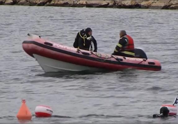 Exerciţii impresionante la malul mări. Scafandri din 6 judeţe se antrenează pentru a salva vieţi în sezonul estival