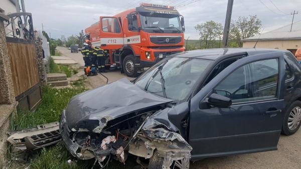 Şofer, la un pas de moarte după ce s-a urcat băut la volan şi a făcut prăpăd pe o stradă din Botoşani. Era atât de beat încât nu a putut sufla în etilotest