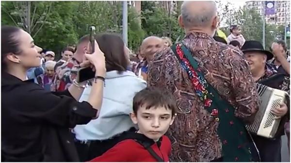 Programul Străzi Deschise, extins şi în Drumul Taberei. Bucureştenii au profitat de ocazie şi s-au bucurat de vremea frumoasă
