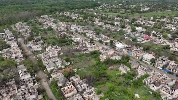 Imagini apocaliptice din Ceasiv Iar, surprinse de o dronă. Ruşii au pârjolit totul, nicio casă nu mai este întreagă