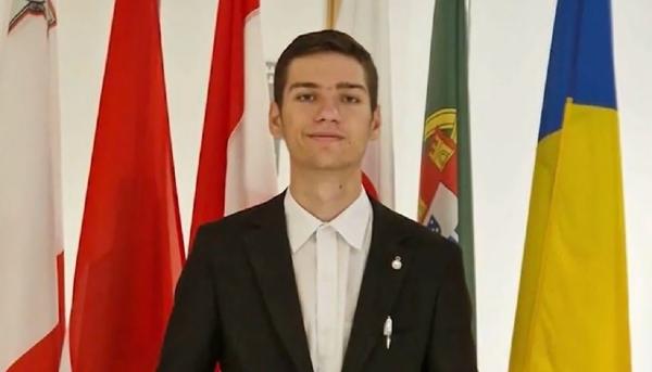 Elevul de aur al României. Mario s-a calificat la patru olimpiade naţionale şi visează să ajungă la NASA: "Mă văd în Statele Unite"