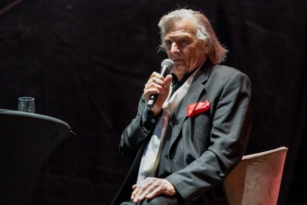 Florin Piersic, în stare gravă. Medicii i-au scos stimulatorul cardiac şi proteza de la genunchi: actorul avea septicemie