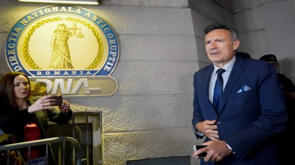 Foștii șefi SRI Florian Coldea și Dumitru Dumbravă, puși sub control judiciar. Denunțătorul, amenințat că "i se aruncă chiftele cu praștia pe geam" la pușcărie