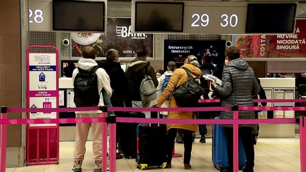 Preţul biletelor de avion a crescut cu peste 10% doar în ultima lună. Consiliul Concurenţei verifică WizzAir şi Ryanair