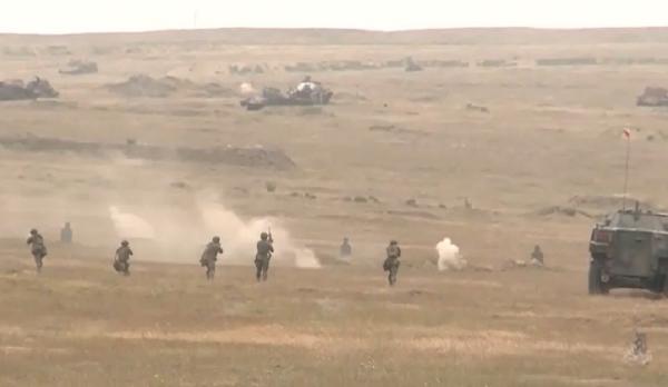 Desfăşurare de forţe la Galaţi: Poligonul Smârdan, traversat de tancuri, blindate şi survolat de avioane de lupte. Totul, parte dintr-un scenariu pus la cale de NATO