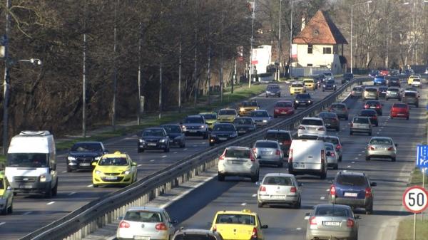 Şoferii ar putea plăti mai mult la RCA, în funcţie de judeţ. Noul tarif s-ar aplica de anul viitor