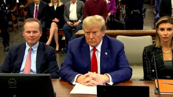 Donald Trump îşi aşteaptă verdictul final în dosarul Stormy Daniels. Juriul nu a ajuns la nicio concluzie după prima zi de deliberări