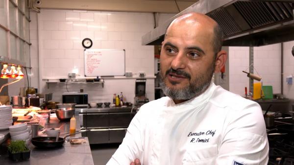 Meniul favorit comandat de români la restaurant. La desert, 4 din 10 clienţi aleg acelaşi lucru