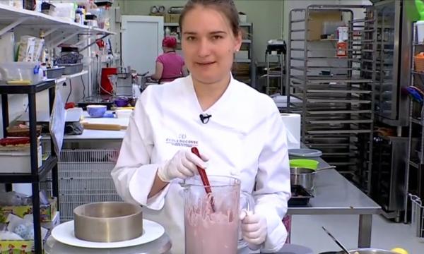 Câte calorii are o prăjitură raw vegană. Alternative mai sănătoase pentru deserturile clasice