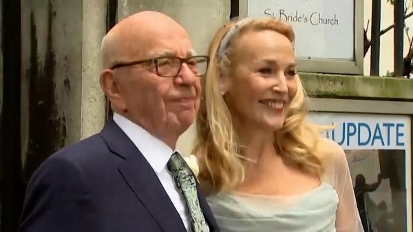 Vârsta este doar un număr în buletin pentru Rupert Murdoch. Magnatul în vârstă de 93 de ani s-a căsătorit pentru a cincea oară