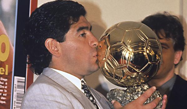 Balonul de Aur al lui Diego Maradona, care urma să fie licitat, sechestrat de justiţie. Trofeul a fost furat şi găsit la Paris