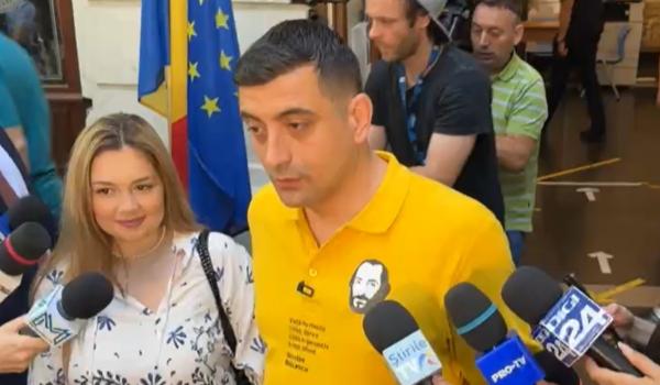 George Simion a votat la liceul Lazăr din Capitală. Liderul AUR s-a închinat după ce a introdus buletinele de vot în urne