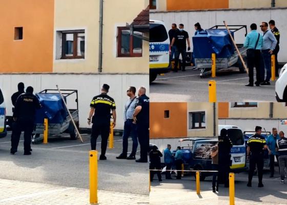 Cadavrul unei femei găsit într-o remorcă parcată lângă o zonă de blocuri din Oradea. Anchetatorii cred că este vorba de o crimă