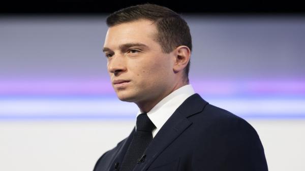 Jordan Bardella nu e speriat de protestele francezilor și promite deportări masive: "Ambiţia mea este să restrâng drastic migrația"