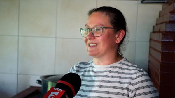 Fructul cu care Domnica şi-a creat o afacere de succes. Un borcan costă 35 de lei: "Este o specialitate la noi în zonă"