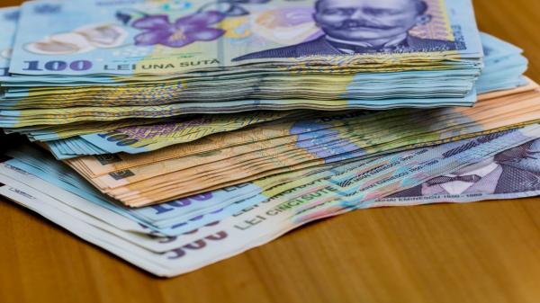 CALCUL. Cât va fi rata lunară la un credit de 100.000 de lei, luat pe 5 ani, la băncile cu dobândă sub 7%