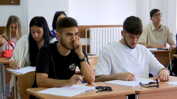 Evaluarea Națională 2024, proba scrisă la română. Ce subiecte i-au încurcat pe elevi