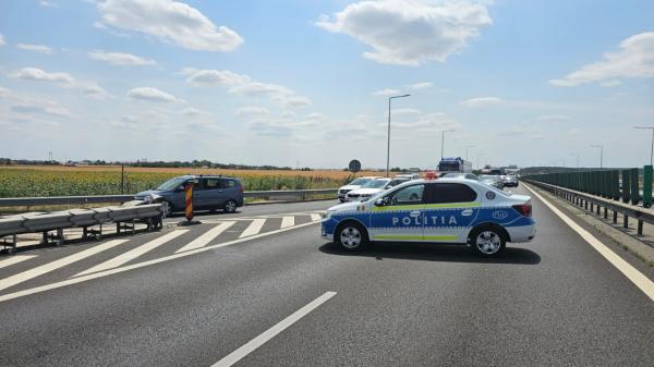 Trafic deviat pe Autostrada Soarelui, din cauza unui nou incendiu de vegetație. Mașinile, trimise prin Fundulea și Brănești