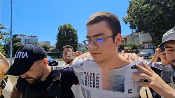 Un student şi-a incendiat profesorul de matematică, pentru că nu i-a dat notă de trecere