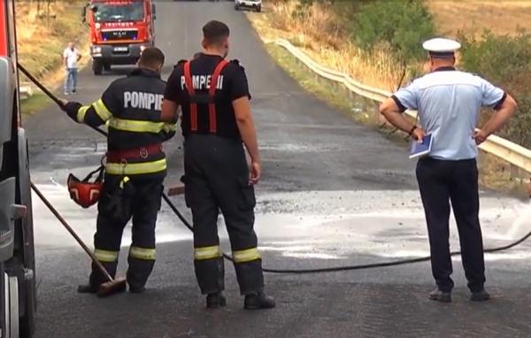 Autocar cu 20 de pasageri, accident de groază cu un autoturism, în Bacău. Trei persoane, în stare gravă la spital. A fost activat Planul Roşu