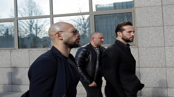 Fraţii Tate pot părăsi România şi sunt liberi să călătorească în străinătate. Vor rămâne sub control judiciar