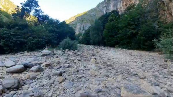 Comoara ascunsă în inima Gorjului din care a mai rămas doar pietrele. Râul în care se răcoreau turiştii a secat