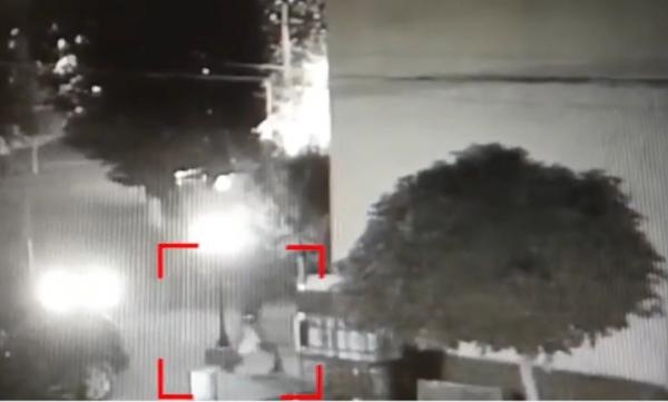 Hoţii care au aruncat un bancomat în aer în Arad au fost prinşi. Momentul spargerii, filmat