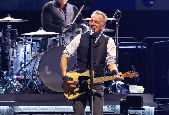 Cântăreţul Bruce Springsteen a devenit miliardar la 74 de ani. Averea artistului se ridică la 1.1 miliarde de dolari