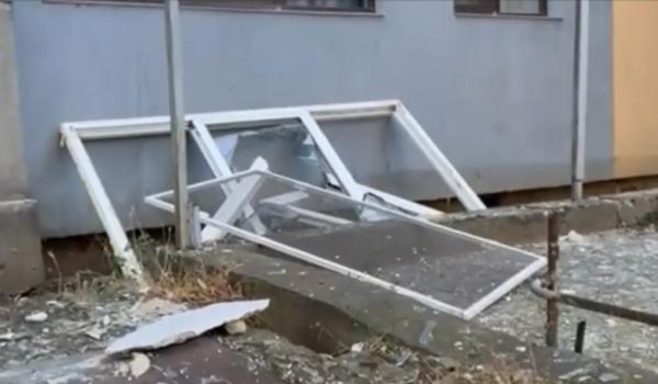 Explozie într-un bloc din Drobeta, trei apartamente au fost distruse. Deflagraţia urmată de incendiu: "Până la etajul 10 s-a simţit, am crezut că e cutremur"