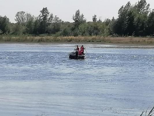 Un băiat de 16 ani a intrat la scăldat în Siret și nu a mai ieșit. Operațiune de căutare în Cosmești, județul Galați