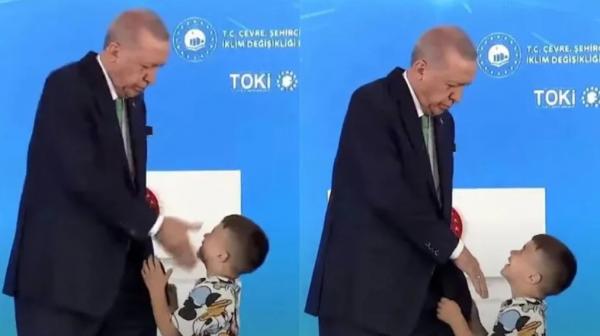 Momentul în care Erdogan loveşte cu palma un copil. Motivul pentru care preşedintele turc l-a "atenţionat" pe puşti